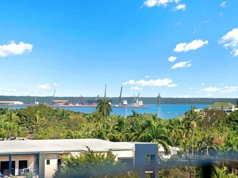 Nomikis\'On The Avenue - Events Australia 15