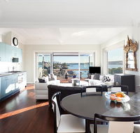 Art Deco Apartment With Breathtaking Water Views - Events Australia