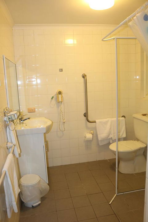 Golden Sands Motor Inn - Tourism Bookings 23