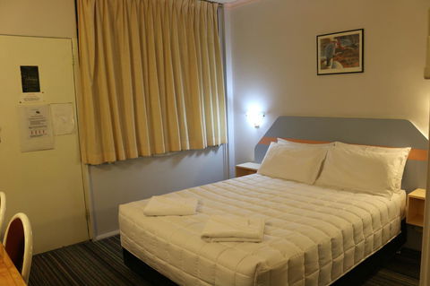 Golden Sands Motor Inn - Tourism Bookings 16