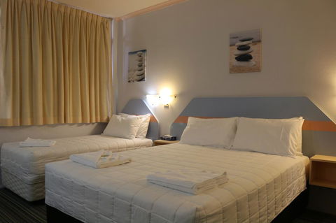 Golden Sands Motor Inn - Tourism Bookings 12