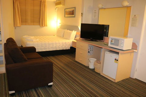 Golden Sands Motor Inn - Tourism Bookings 21