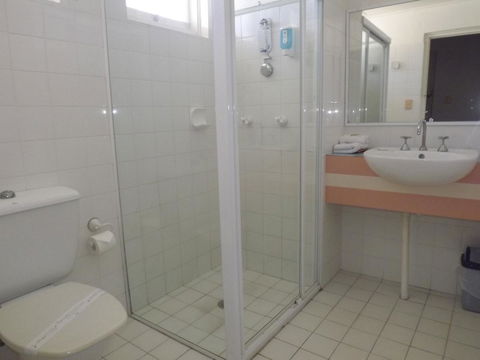 Golden Sands Motor Inn - Tourism Bookings 30