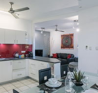 CitySide Apartment - 2 Bedroom with Private Courtyard - Events Australia