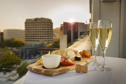 Novotel Canberra - Tourism Bookings 38
