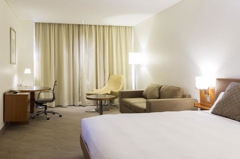Novotel Canberra - Tourism Bookings 33