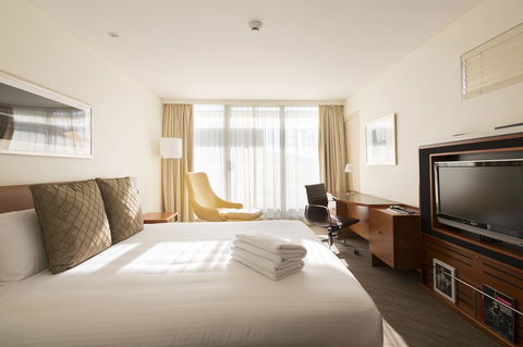Novotel Canberra - Tourism Bookings 10