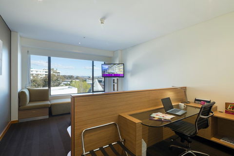 Crowne Plaza Canberra, An IHG Hotel - Tourism Bookings 15