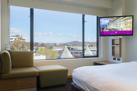 Crowne Plaza Canberra, An IHG Hotel - Tourism Bookings 19