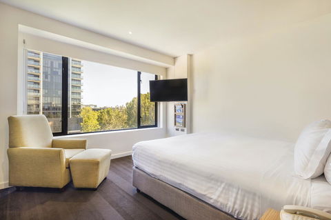 Crowne Plaza Canberra, An IHG Hotel - Tourism Bookings 21
