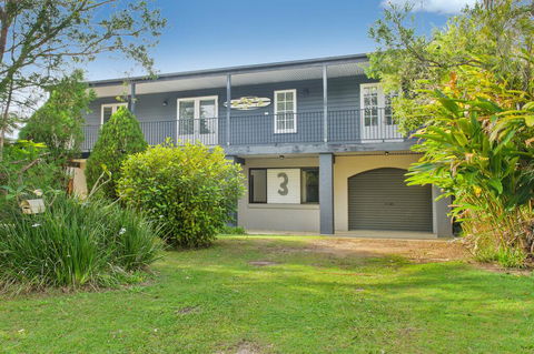 BONNY BEACH HOUSE - Holiday Accomodation With Pool - Tourism Bookings 0