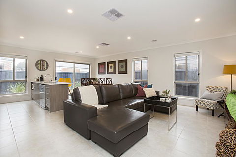 BOUTIQUE STAYS - Carinya - Events Australia 0