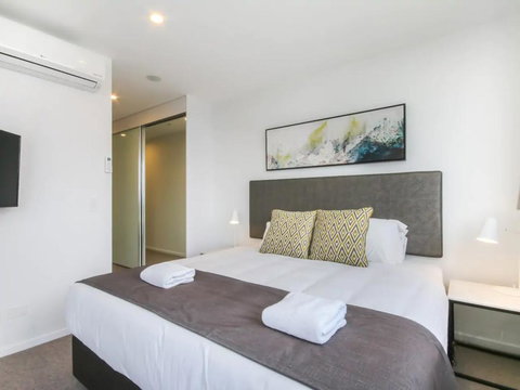 Brand New 2 Bedroom Unit With Amazing Hinterland Views - Accommodation Europe 2