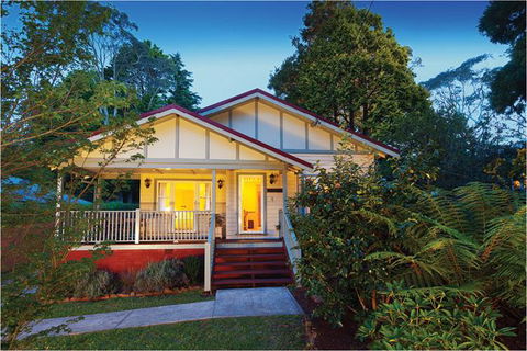 Brantwood Cottage Luxury Accommodation - Events Australia 0
