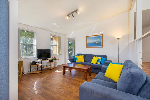 Breeze In Mollymook Beach - Events Australia 2