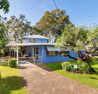 Bribie Beach House Waterfront directly across the road - Solander Esp Banksia Beach - Events Australia