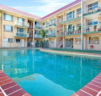 Bribie Beach King bed Unit overlooking pool - Events Australia