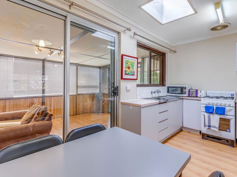 Bright, Neat & Convenient House - Events Australia 1