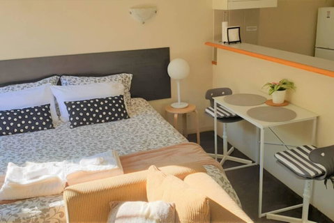 Brisbane City Resort Style Studio Waterfront Apartment - WINTER SPECIAL! - Tourism Bookings 2