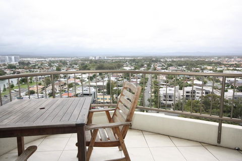 Broadwater Shores Waterfront Apartments - Events Australia 0