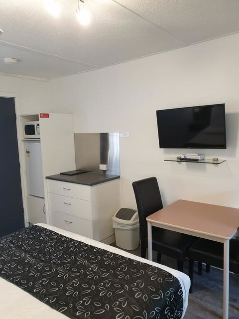Budget On The Lake - Events Australia 2