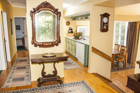 Bygone Beautys Cottages - Bronte Cottage - Tourism Bookings 2