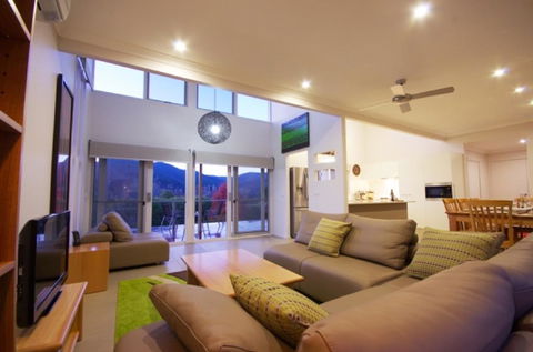 Cadence At Bright - Luxury Accommodation - Events Australia 0