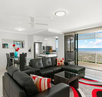 Cairns Luxury Seafront Apartment - Events Australia