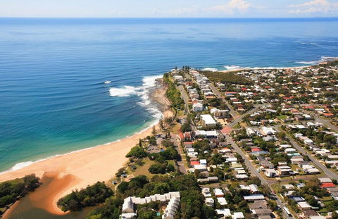 Campbell St, 11 Moffat Beach - Events Australia 2