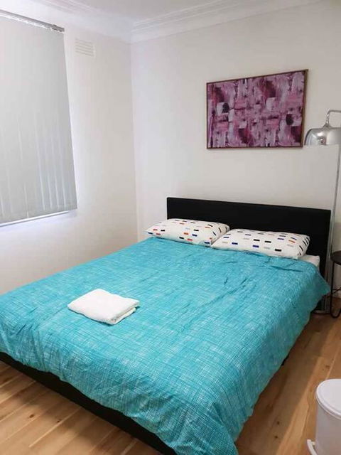 CAMPBELLTOWN HOLIDAY HOME 3 BED + FREE PARKING NCA039 - Events Australia 3