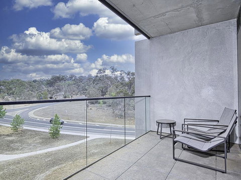 CANBERRA CHIC-hosted By:L'Abode Accommodation - Events Australia 1