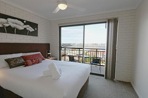 Capri Apartments - Events Australia 2