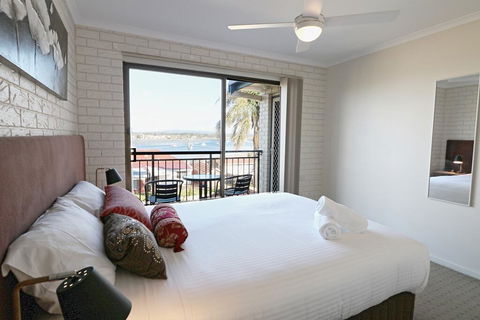 Capri Apartments - Events Australia 1