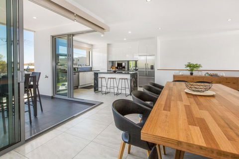 CASABLANCA - DROMANA - Events Australia 1