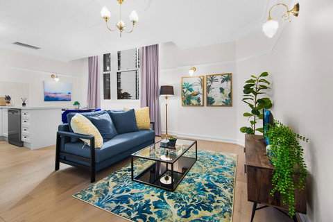 Central Apartment With Spacious Living And Dining - Events Australia 0