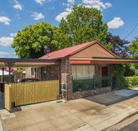 Central Armidale 2-Bedroom Apartment - Tourism Bookings
