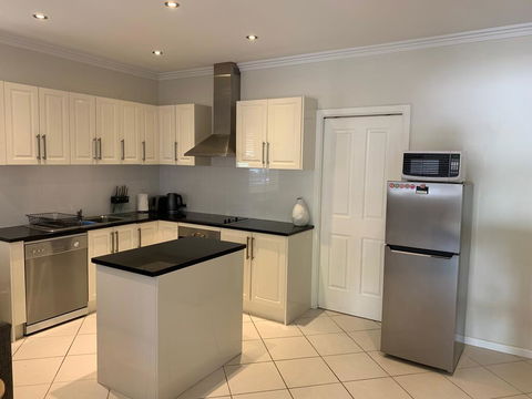 Central Armidale 2-Bedroom Apartment - Tourism Bookings 1