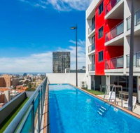 CENTRAL CBD EXEC STUNNING VIEW WIFI NETFLIX WINE - Tourism Bookings