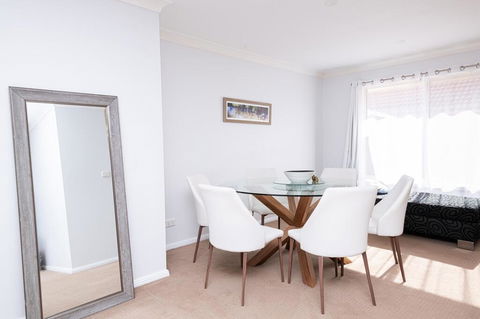 Central March 2 Bed, Walk Everywhere - Events Australia 2