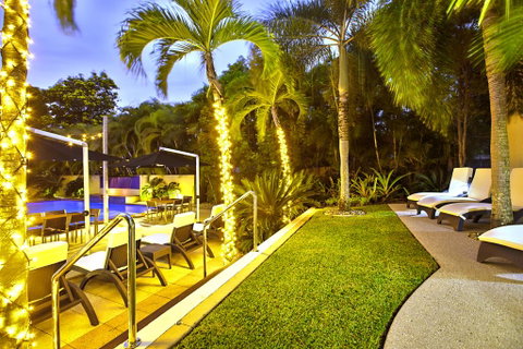 Central Plaza Port Douglas - Tourism Bookings 3
