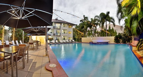 Central Plaza Port Douglas - Tourism Bookings 2