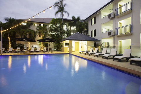 Central Plaza Port Douglas - Tourism Bookings 1