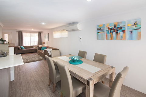Central Townhouse Margaret River - Events Australia 3