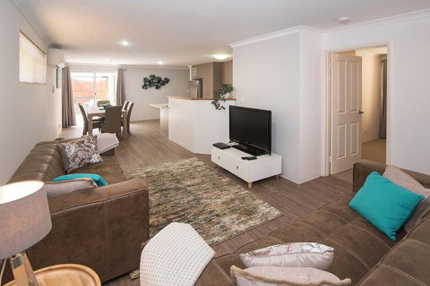 Central Townhouse Margaret River - Events Australia 2