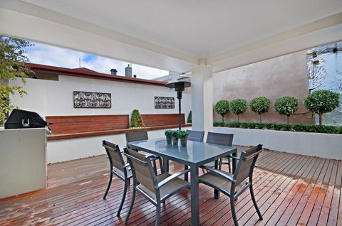 Central Warrnambool Townhouse - Events Australia 3