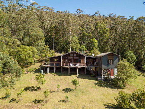 Chalet Beaumont - Alluring Appeal & Stunning Views - Events Australia 0