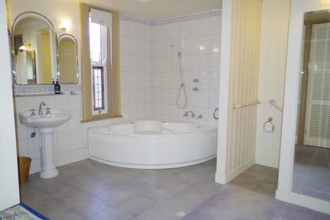 Charlottes Cottage - Events Australia 1