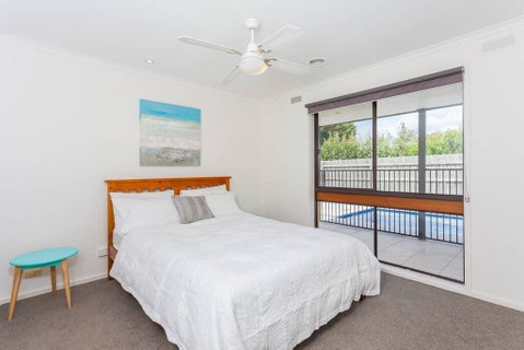 Charmes, Paradise By The Shore - Events Australia 1