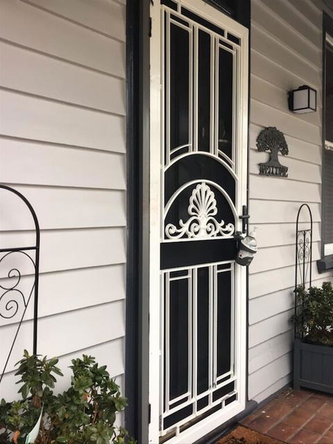 Charming Miners Cottage In The Hip City Of Geelong - Tourism Bookings 1
