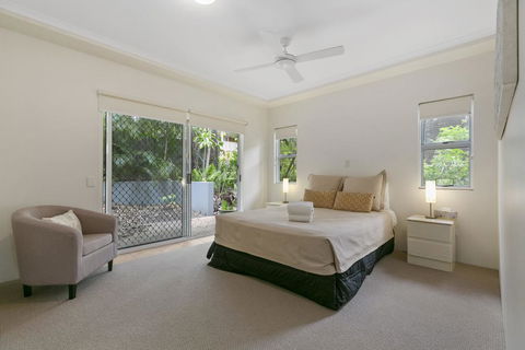 Charming Noosa Heads Apartment, Laguna Bay Views - Unit 6 Taralla 18 Edgar Bennett Avenue - Events Australia 1